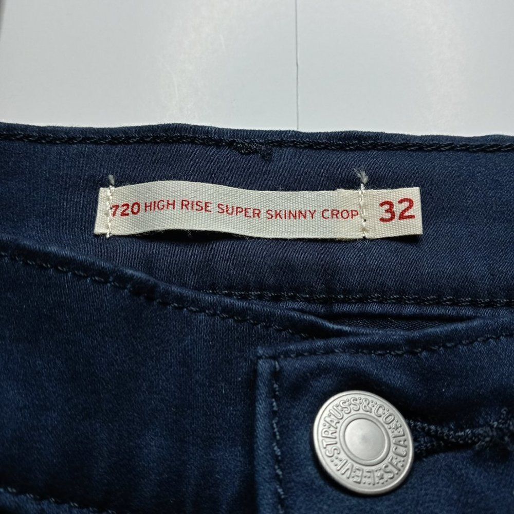 Levi's 720 High Rise Super Skinny Cropped Pant - Picture 4 of 5